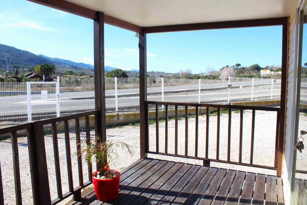 casa movil con porche 6