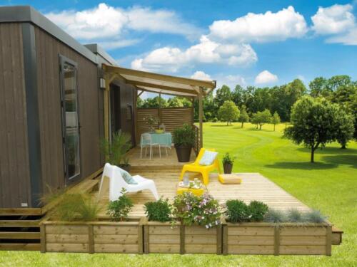 Terrasse-bois-Clairval-toutes-options-2-niveaux-de-plancher-vue-laterale-jardiniere